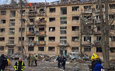 В Святошинском районе открыли пункт поддержки для пострадавших от ракетной атаки