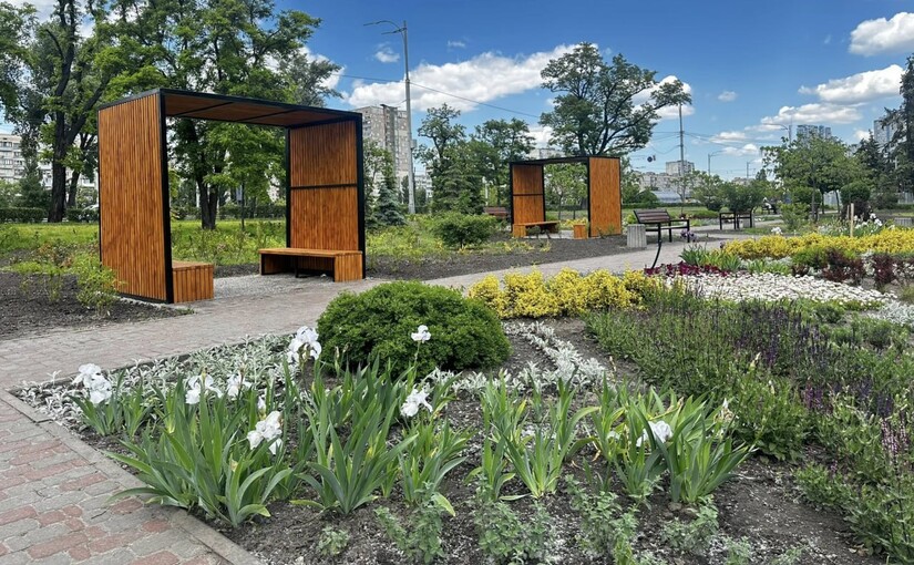 На Березняках відкрили новий міні-сквер до Дня Києва - фото