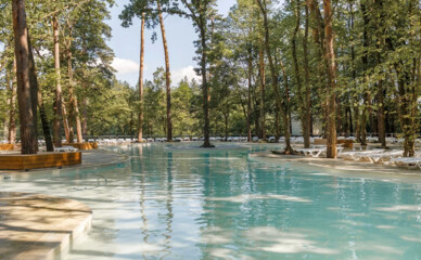 Недалеко от Днепра открылся самый большой в Украине бассейн под открытым небом