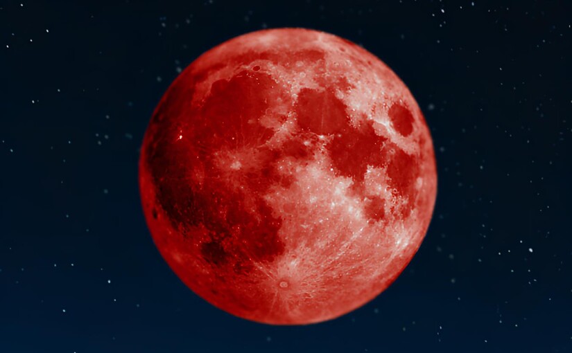 Пропустили червоний Місяць? Дивіться, як виглядало криваве затемнення над Україною - фото