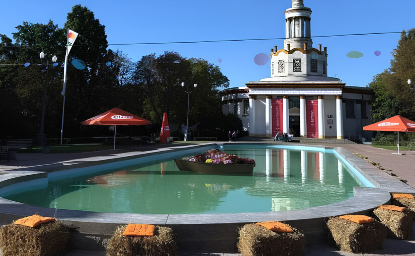 На ВДНГ відновили історичний басейн біля павільйонів №4, 8 і 10 - фото