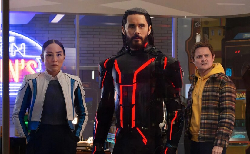 У кінотеатрах стартують шість прем'єр: від Джаред Лето в ролі штучного інтелекту до документалки про Кіліманджаро - фото