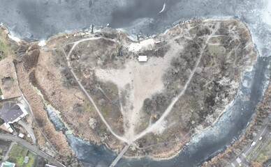 В Днепре начали чистить реку Самара