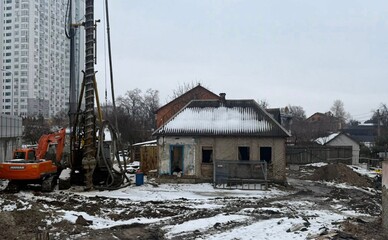 В Киеве снесли одну из старейших деревянных усадеб Осокорков — на ее месте построят многоэтажку