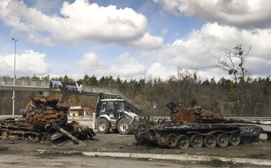 В Украине повредили более 23 млн. кв. м дорог — правительство будет искать дополнительные средства