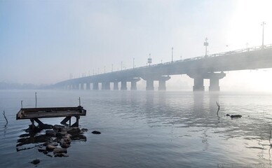 В Киеве опровергли фейк о новых правилах проезда по мосту Патона