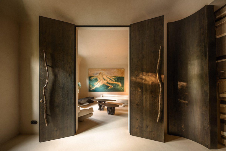 На Терещенківській відкрили офіс нотаріуса з галерейним дизайном і колекційними меблями