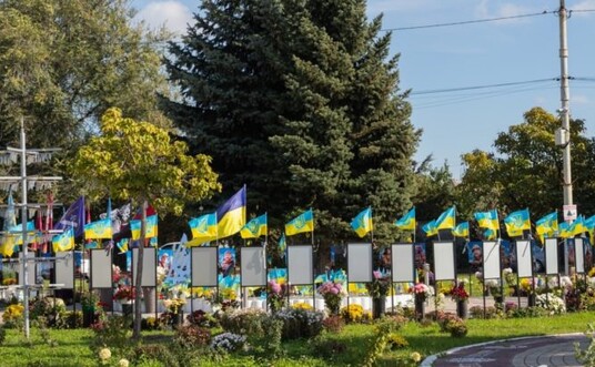 В сквере Героев в Днепре представили 45 историй павших военных