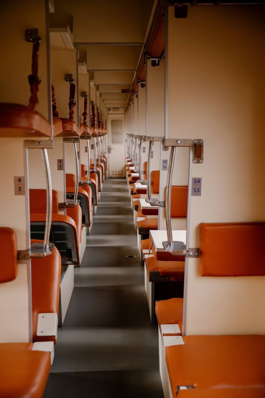 Укрзалізниця модернізувала плацкартні вагони поїзда Київ - Чернівці фото 2 1