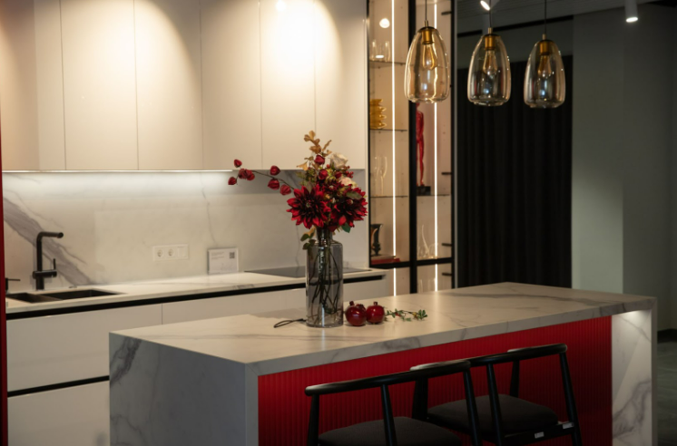 На Відрадному відкрили найбільший меблевий шоурум з кафе та дитячим простором фото 2 1