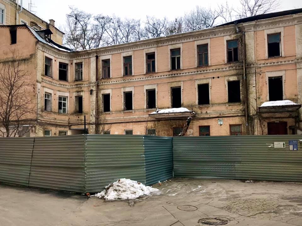 На Крещатике разрешили построить 10-этажную гостиницу с подземным паркингом фото 1