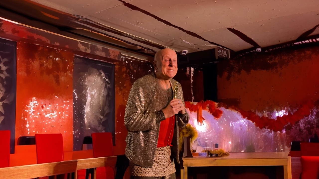 Нове місце: у центрі Києва відкрили унікальний бар-театр "Годо" фото 2 1