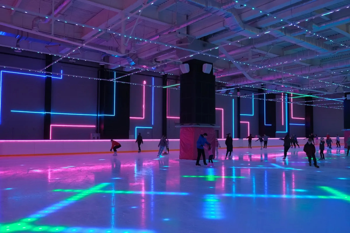Fifty Ice Arena у ТРЦ Cosmo Multimall