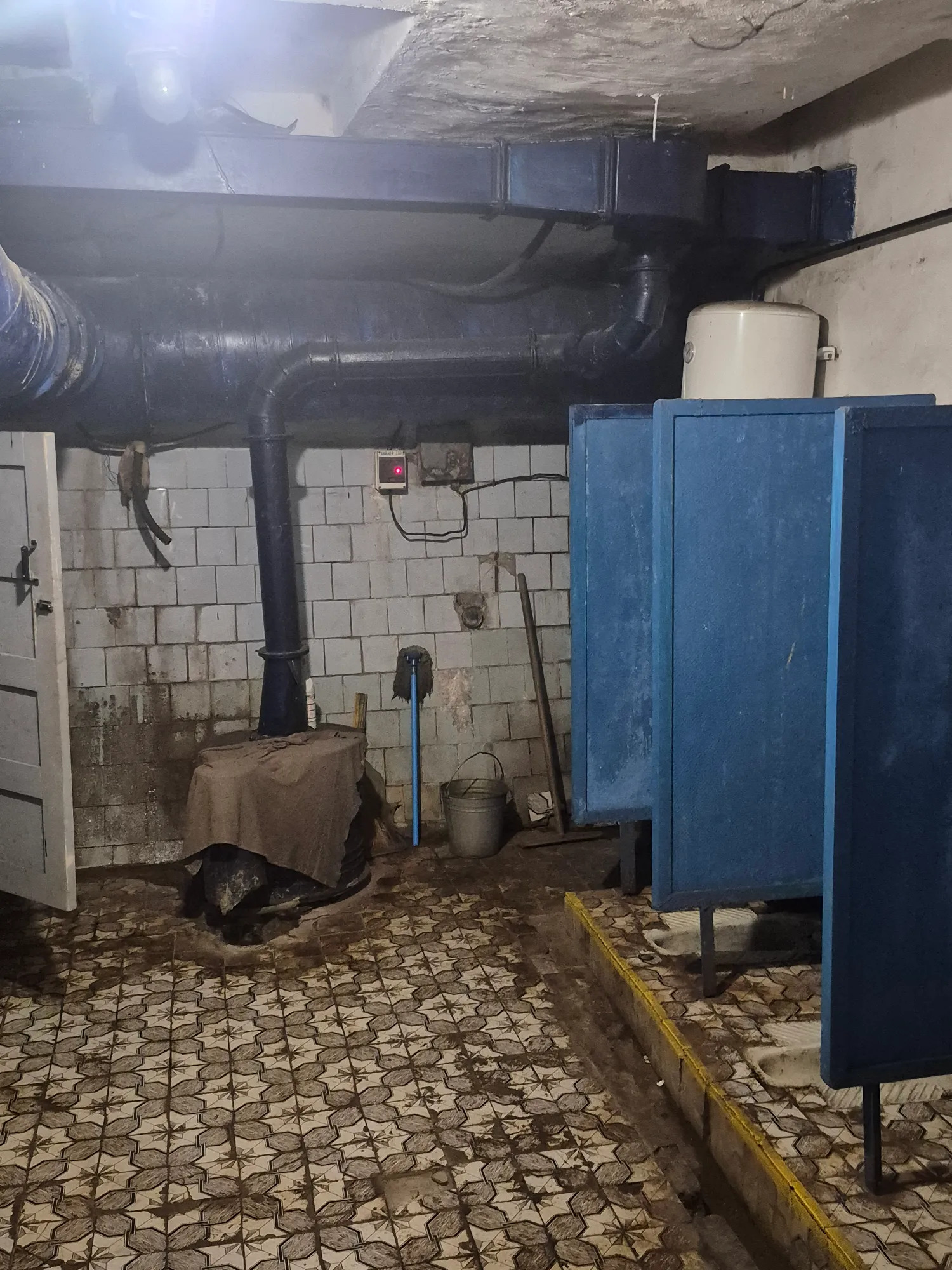 Туалет на станції метро Лукʼянівка