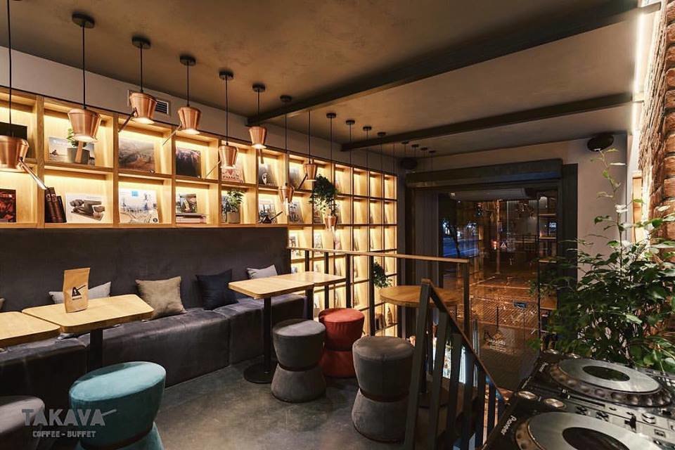 Де у Києві послухати вініл: атмосферні заклади для меломанів фото 15 14