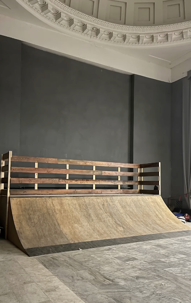 Скейт-парк на ВДНХ в стиле Почтовой площади