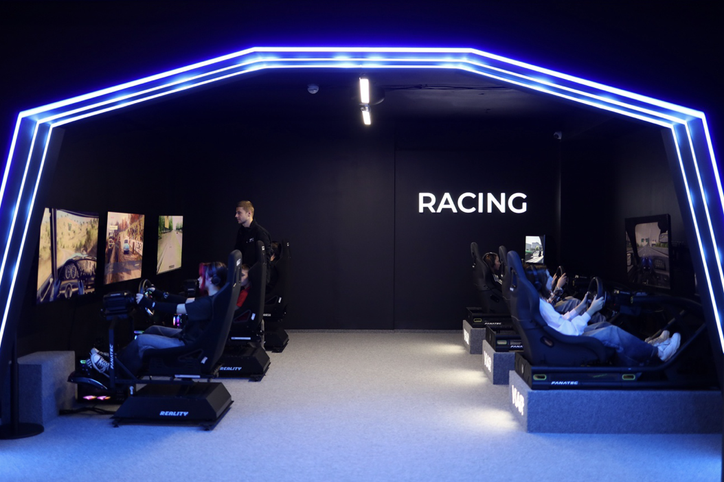 У Києві з'явився перший VR-клуб зі справжньою ареною для 10 гравців фото 3 2