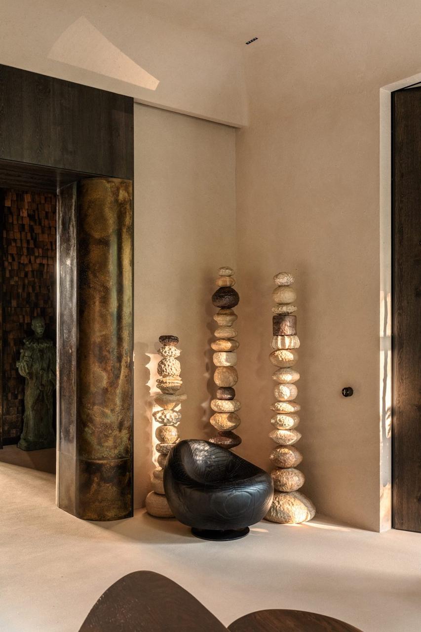 На Терещенковской открыли офис нотариуса с галерейным дизайном и коллекционной мебелью - фото