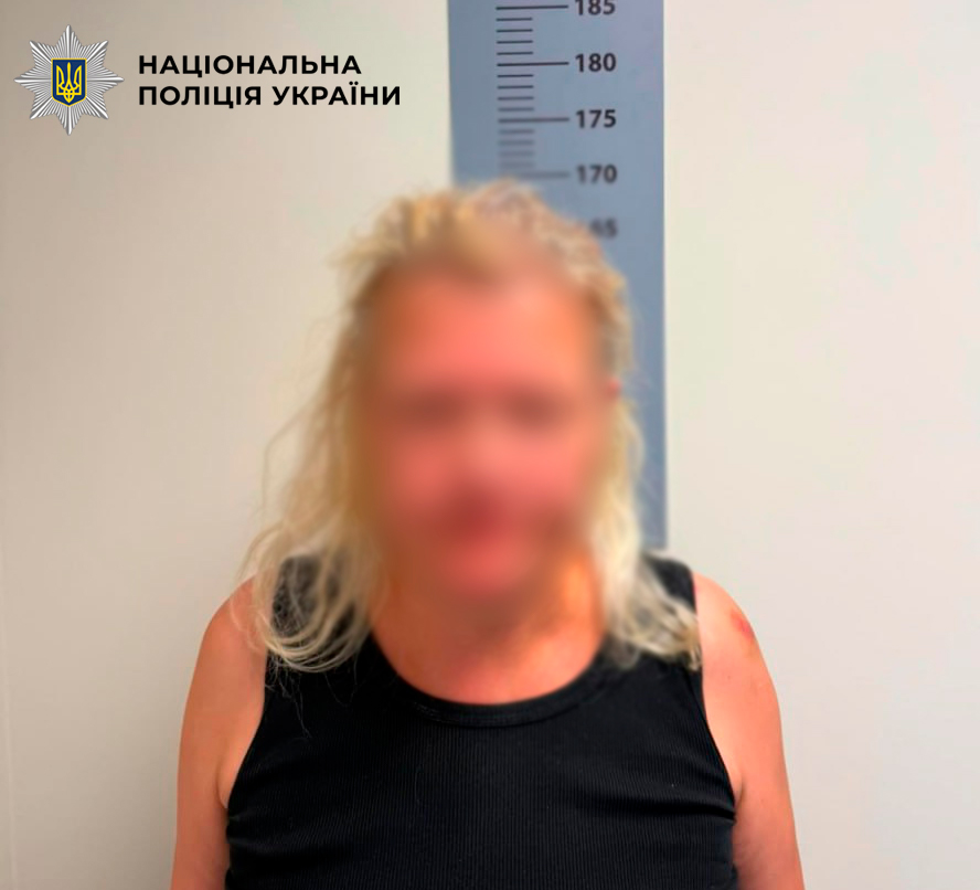 В Киеве женщина выбросила собаку с балкона четвертого этажа фото