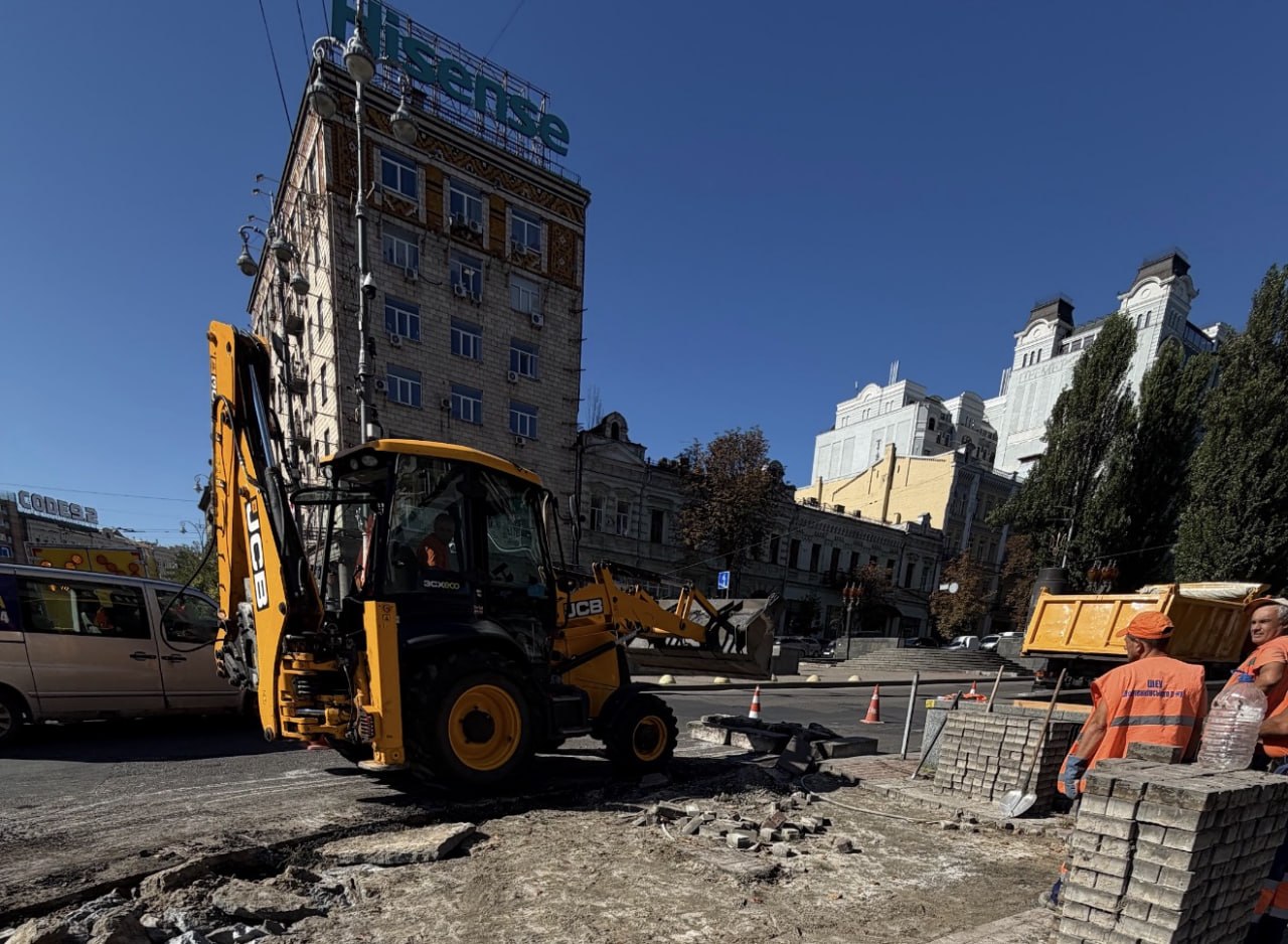 В Киеве на 12 локациях ремонтируют дороги фото 1