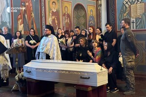 В Киеве простились с 12-летним мальчиком, погибшим в ДТП на Караваевых дачах фото